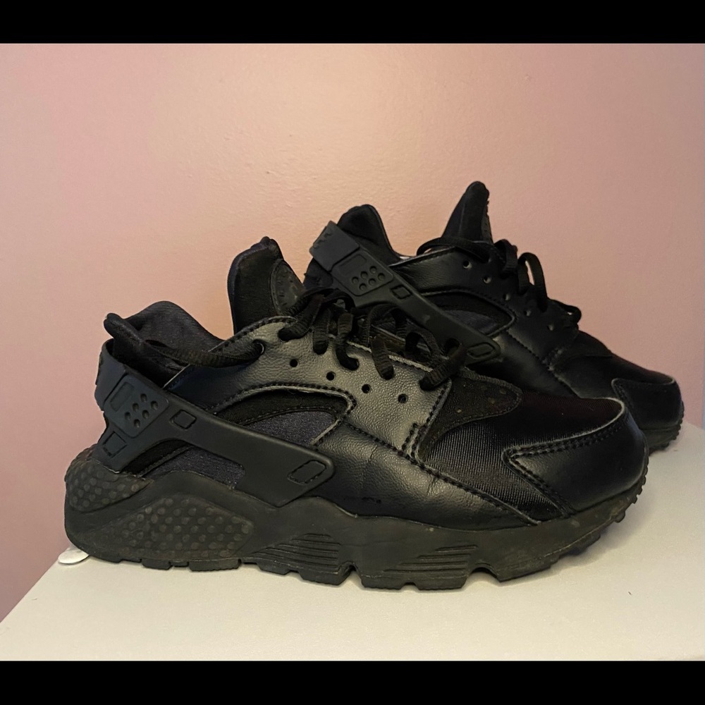 Nike Air Huarache Triple Black Womens